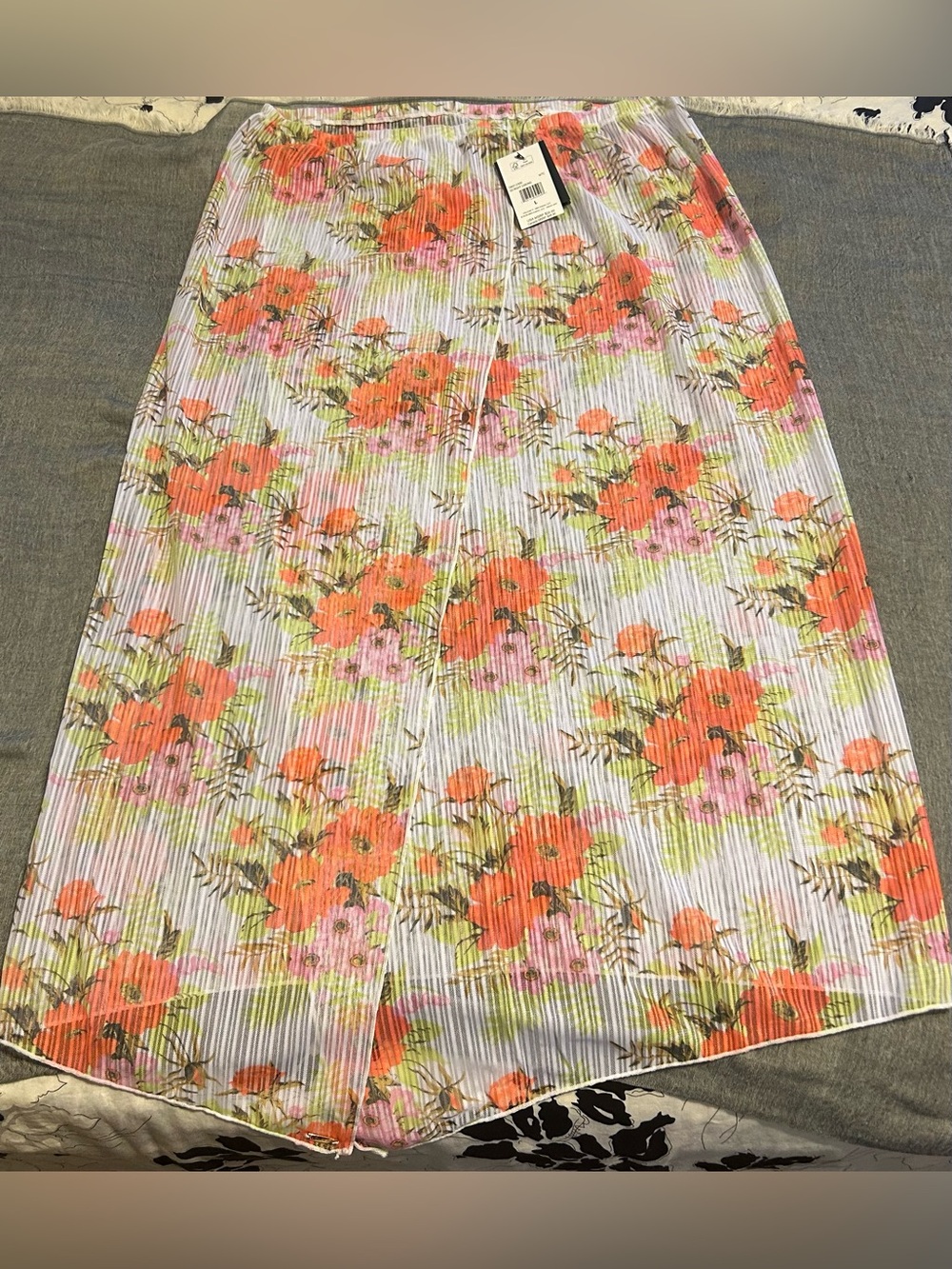 Volcom So Right Sarong Floral Pleated Skirt in Coral and Pink Size L